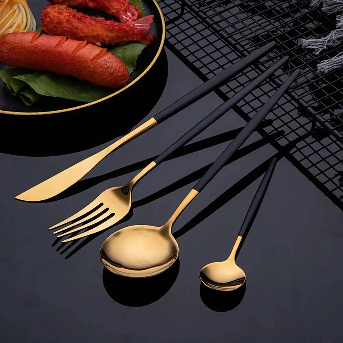30 Piece Stainless Steel Cutlery Set For Dining And Kitchen Use