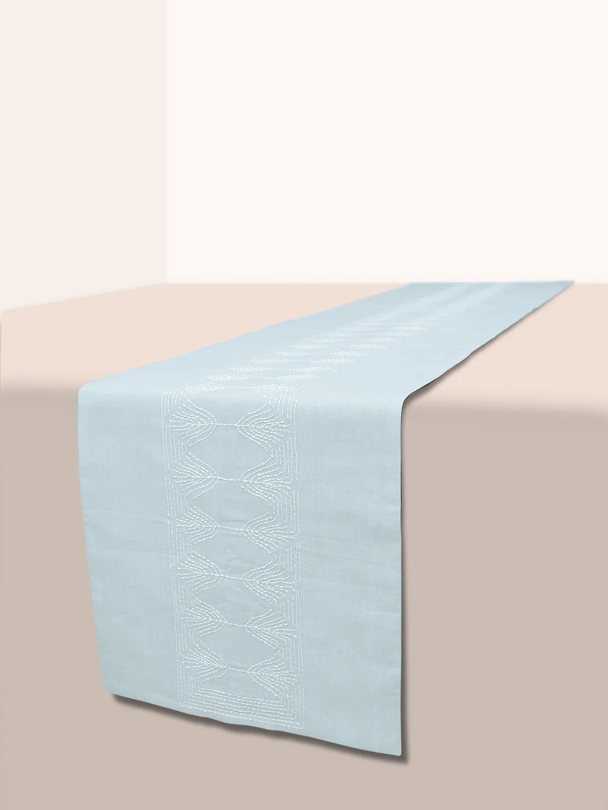 Amila Dining Set Of A Table Runner And 6 Table Mats Blue