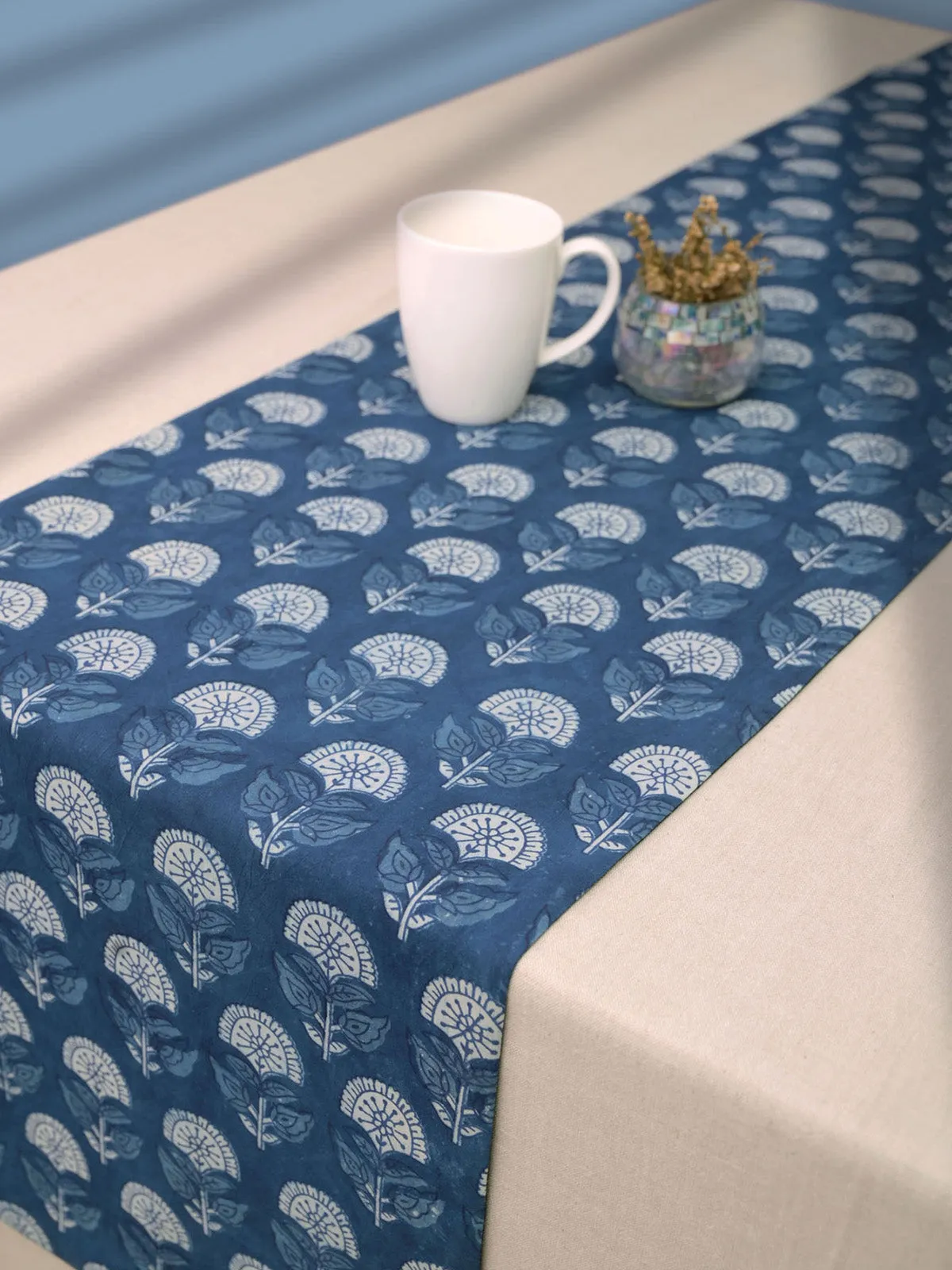Blomst Table Runner