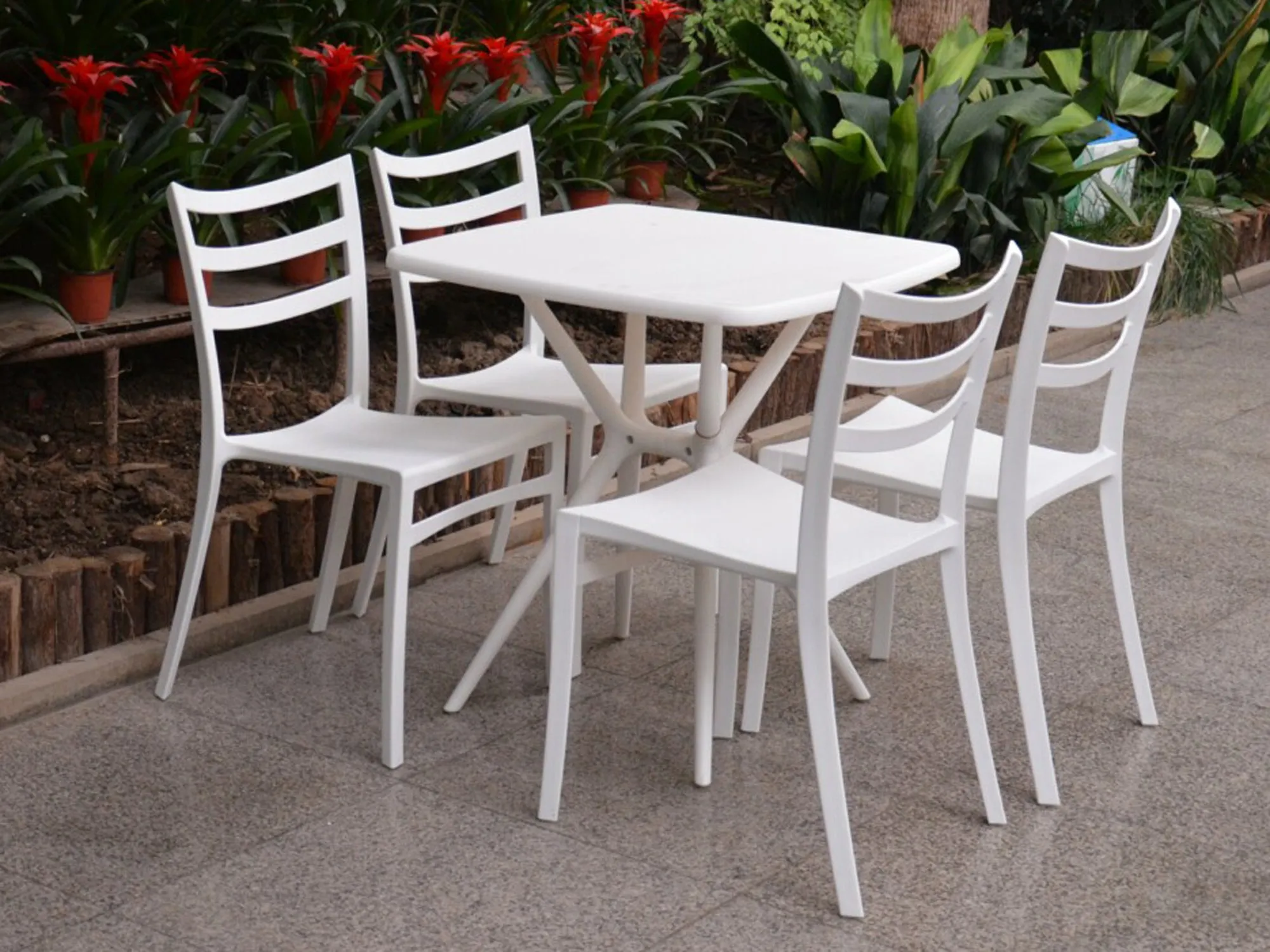 Maddy Outdoor Table