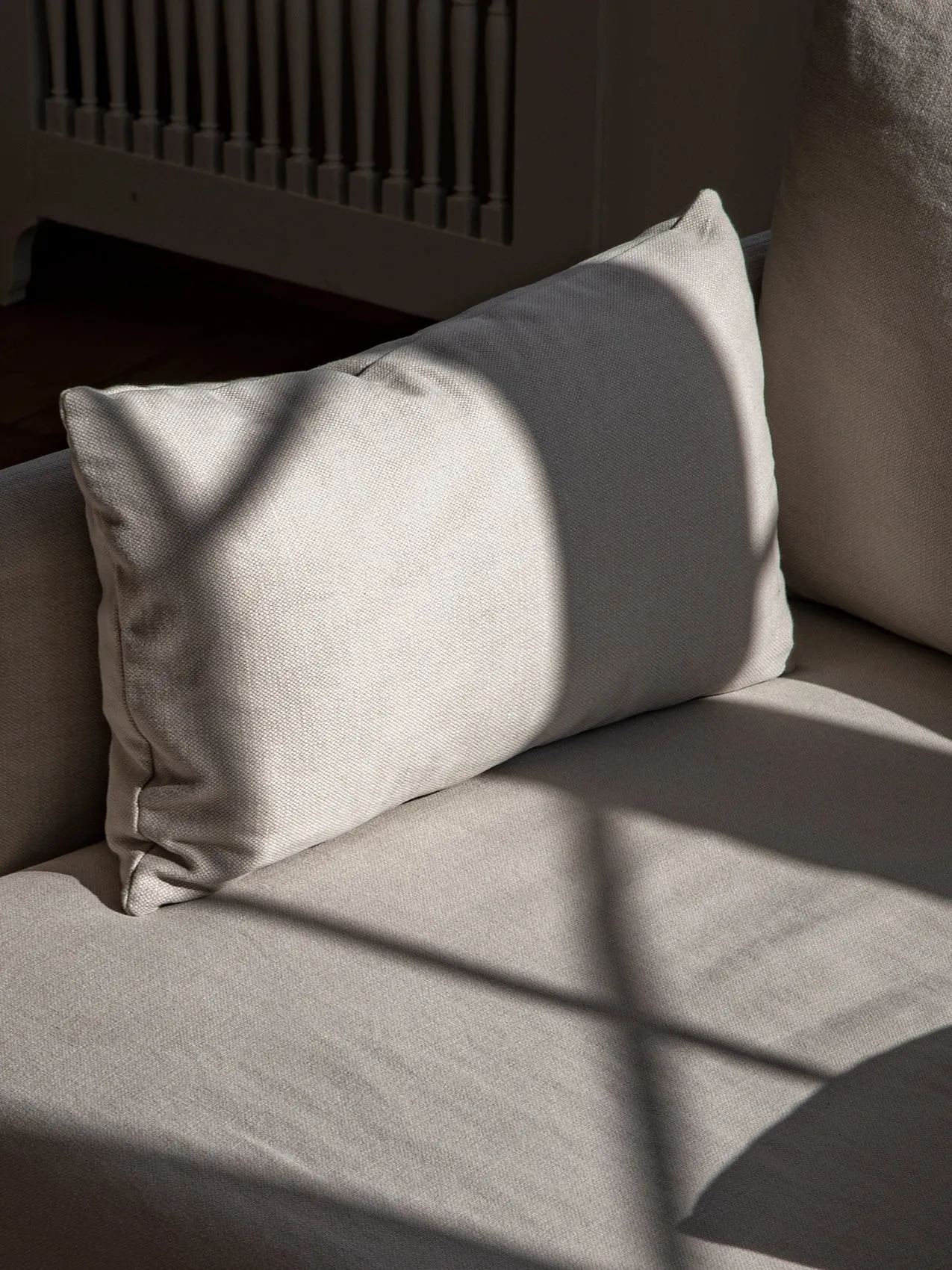 Offset Sofa w. Loose Cover
